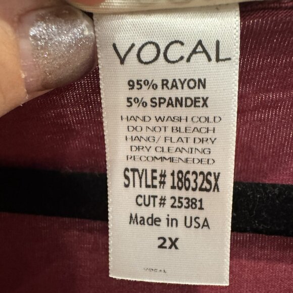 BNWOT 2xl Vocal Burgundy Laser Cut Diamond V-Neck Short Sleeve Top - Picture 4 of 7